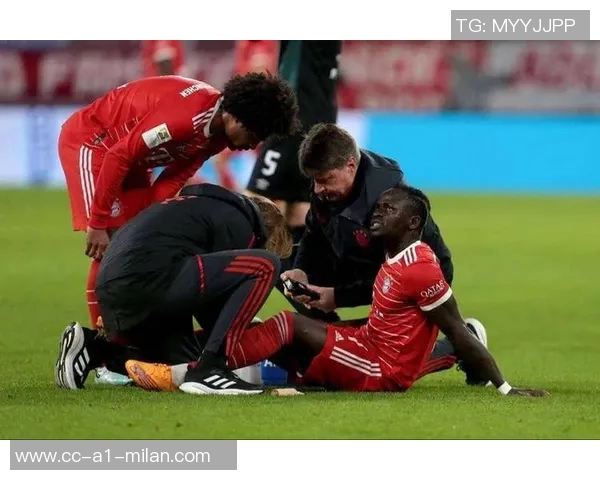 德天空报道多特蒙德后卫菲利波马内伤情严重赛后几乎无法走楼梯引发关注